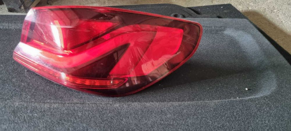 Stop lampa tripla aripa stanga dreapta BMW seria 1 F40