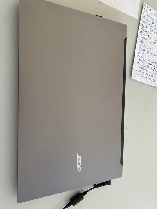 Acer  Aspire lite 16 ga 512 ssd.