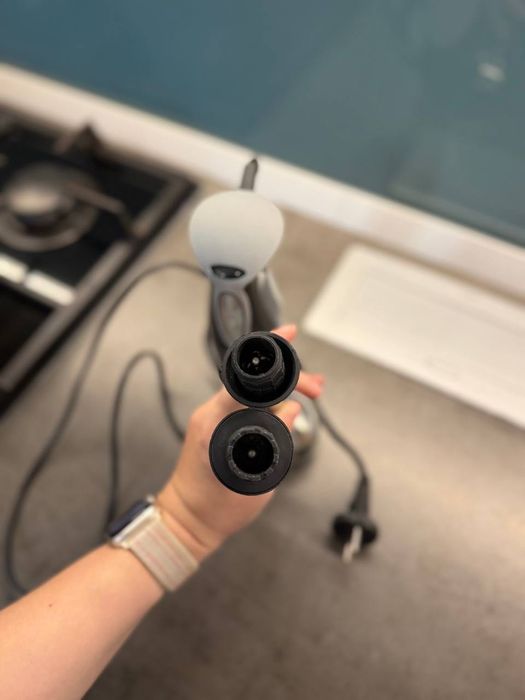 Blender vertical Bosch 750W cu accesorii – stare bună