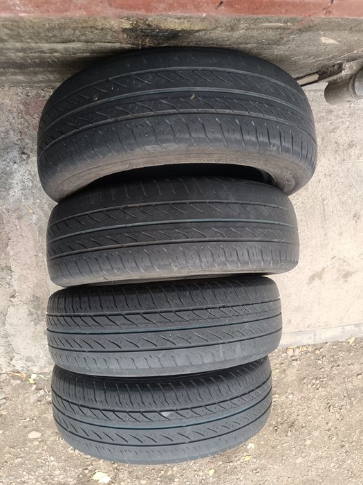Продам комплект шин 175/65/R14