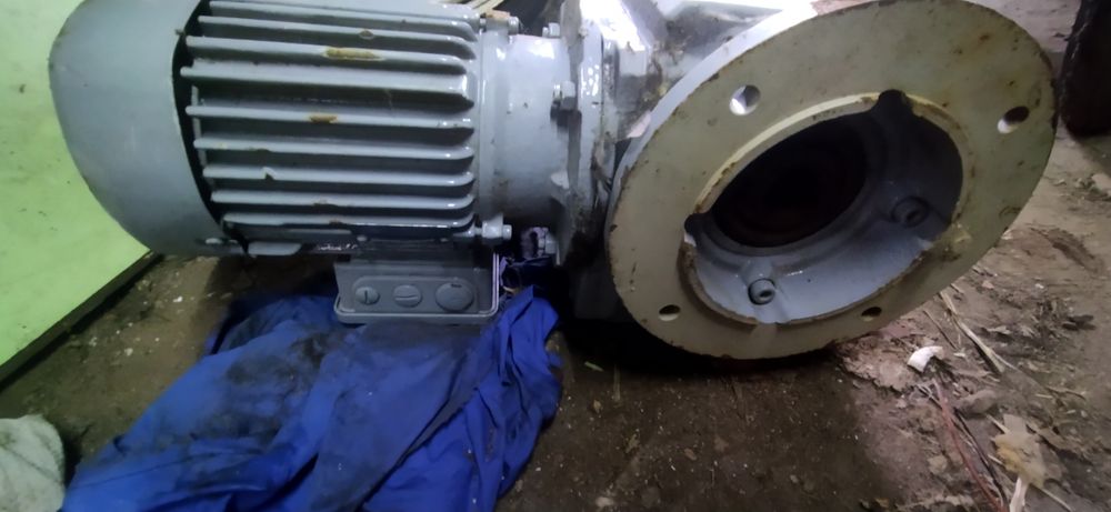 Мотор редуктор новый