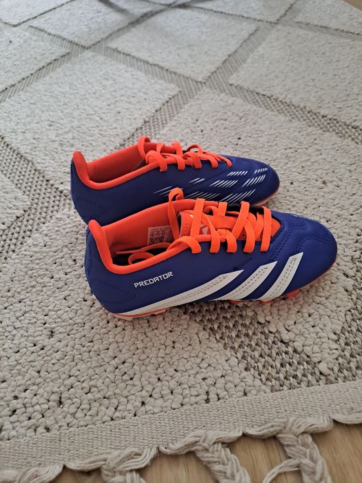 Ghete fotbal Adidas Predator