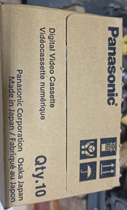 Видеокассеты на видеокамеру и видеомагнитофон