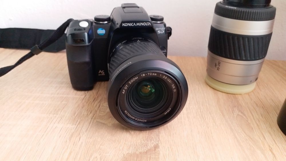 DSLR MINOLTA Dynax 5D- kit extins