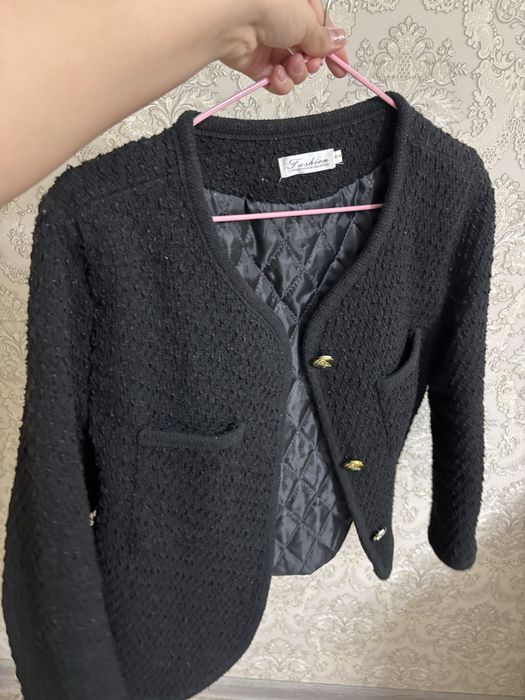 пиджак размер С почти новая укороченый