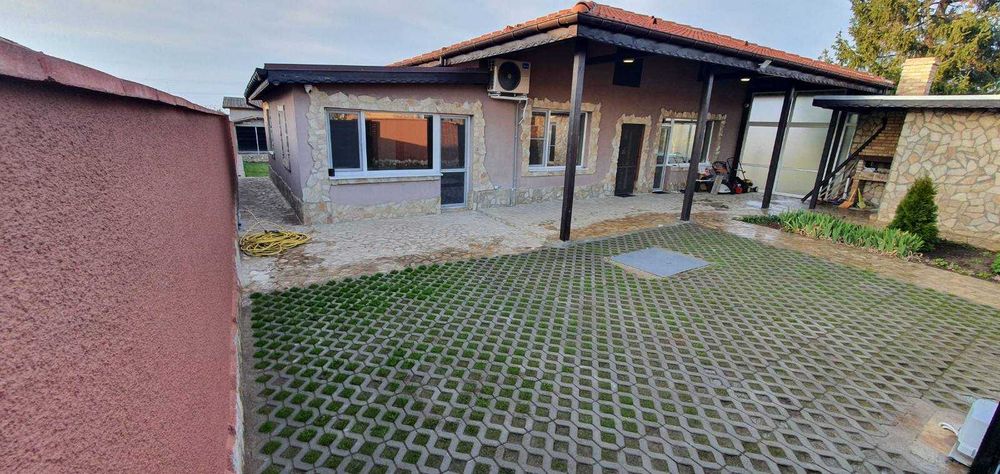 Продава се Къща в с. Плачидол, Област Добрич - 200 кв.м за 925 €/кв.м - Снимка #2