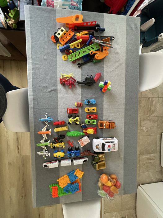 Лот играчки добро състояние -  всичко 5 евро