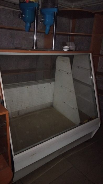 Холодильная витрина. Продам