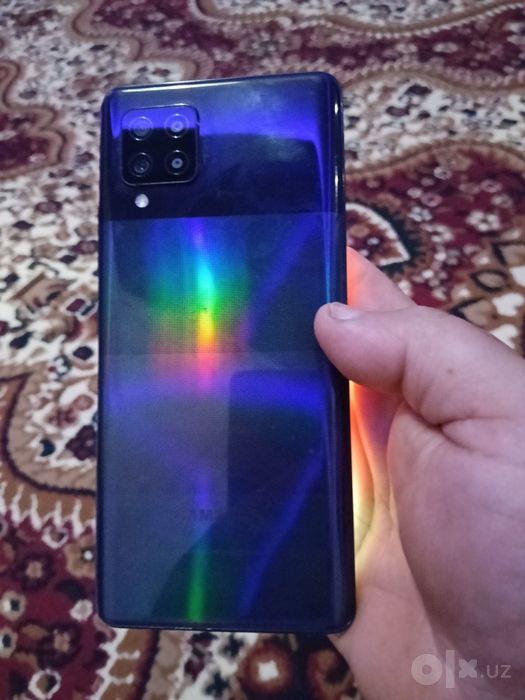 Телефон Самсунг а42.5G .128+8