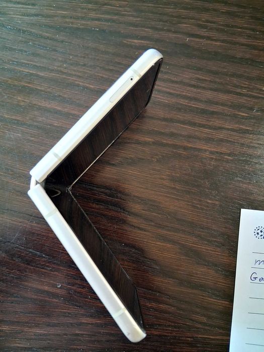 Мото g53  galaxy a25. Galaxy z flip 3