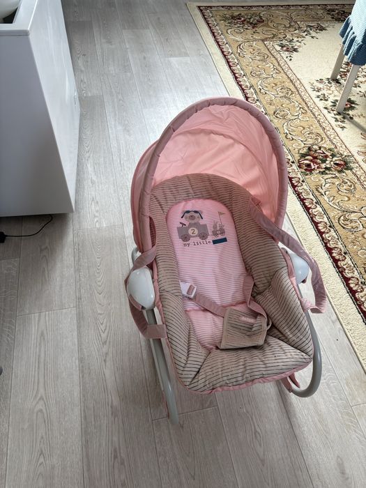 Продам шезлонг для девочки.