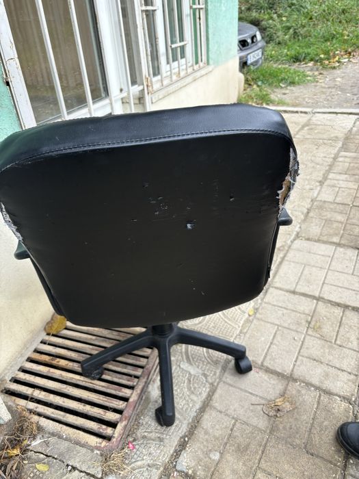 Стол на колелца