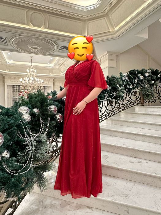 Продам платья вечерние