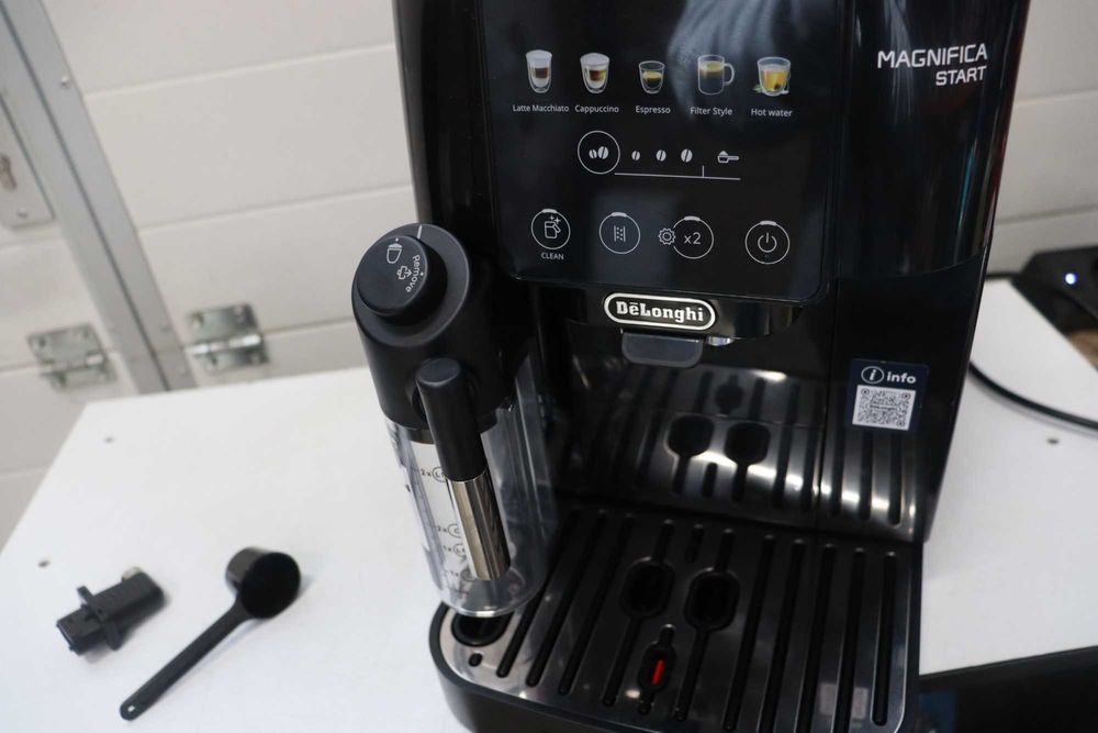 Кафеавтомат Delonghi Magnifica Start ECAM220.91.B с LatteCrema