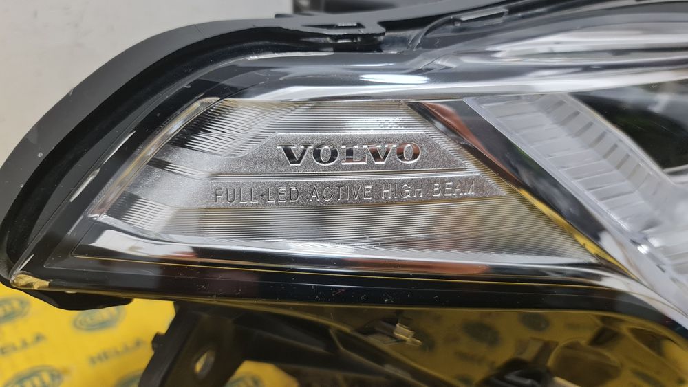 Far full led matrix active high beam Volvo XC90 2 II 32228689 modul