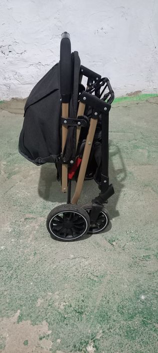 Коляска детская в отличном состояние