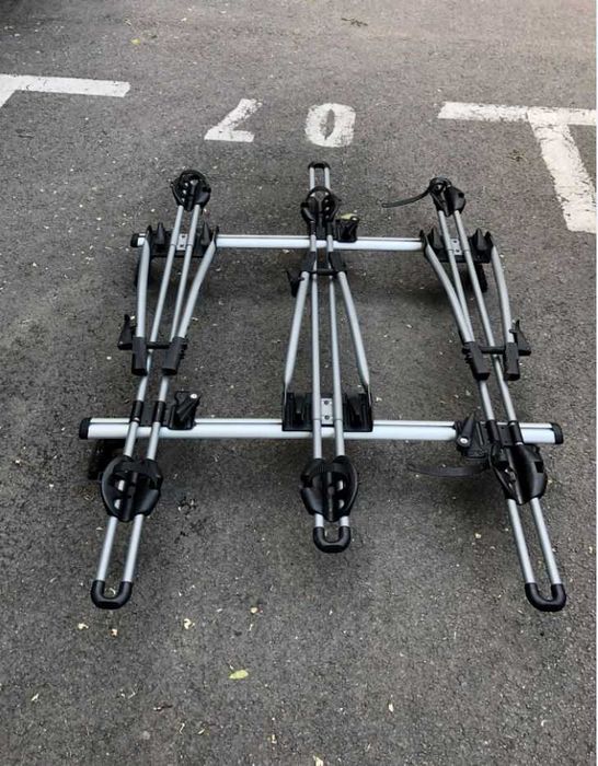 Suporti Bicicleta Thule 532 in stare excelenta,cu prindere pe bare transversale