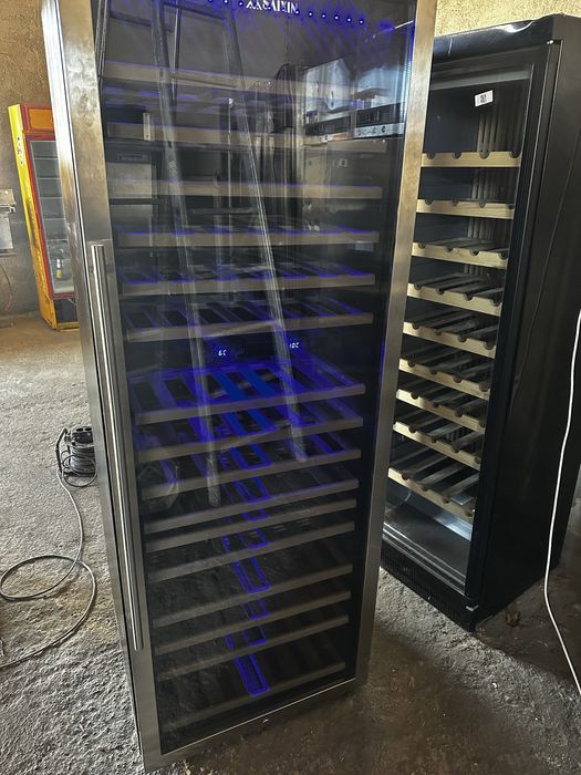 Хладилна витрина за вино