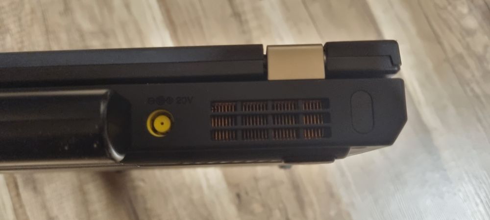 Lenovo TP00002A от серията ThinkPad T510