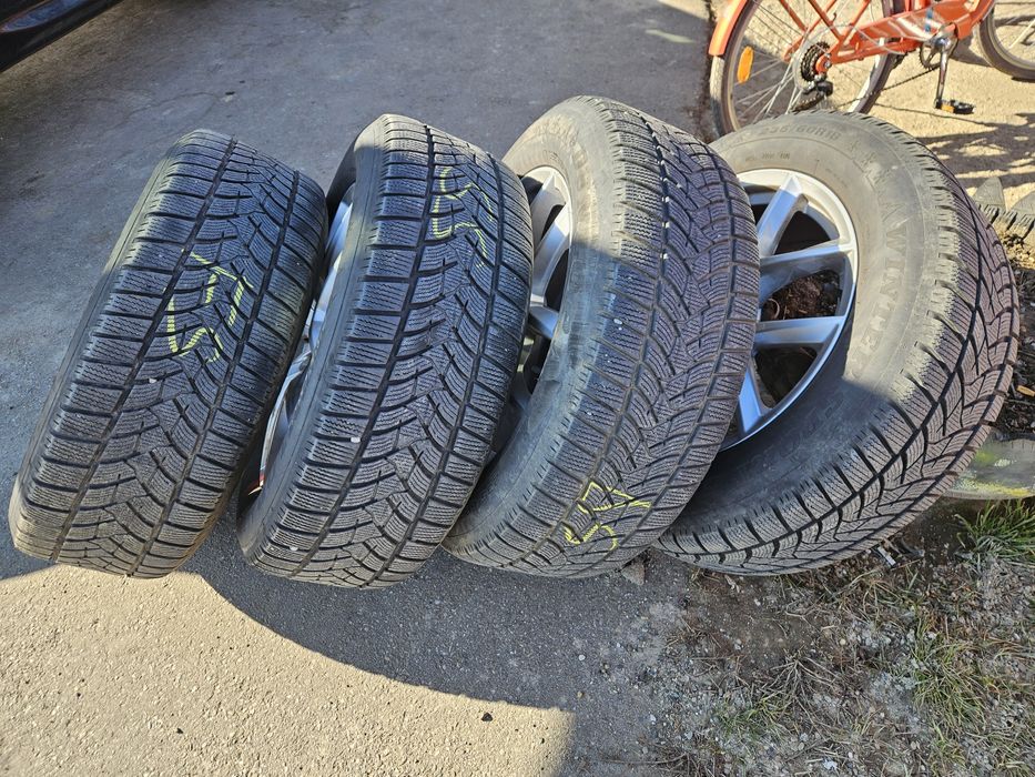 Anvelope iarna 235 60 R 18 DUNLOP