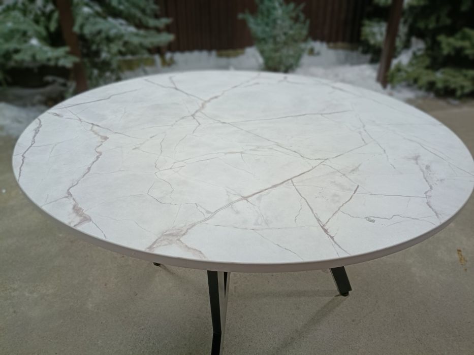 Стол новый  срочно