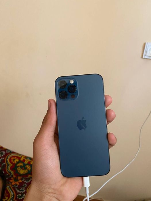 Iphone 12 pro  batareya 85 % zarl srocni hamajoyi randoy qrlmogon