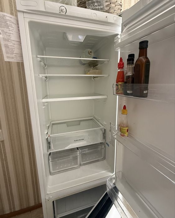 Холодильник Indesit 2 м б/у, рабочий, торг
