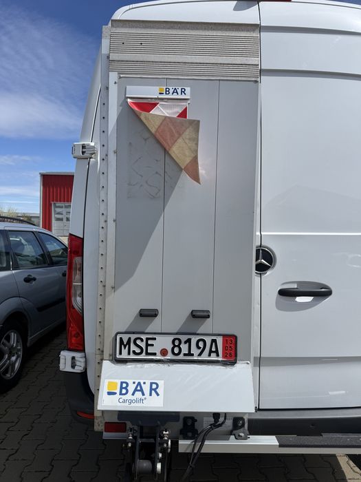 Lift hidraulic BÄR Cargolift 600 kg (2022) + telecomandă wireless + cablu