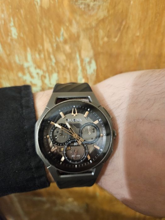 Bulova 98A161 – Curv,