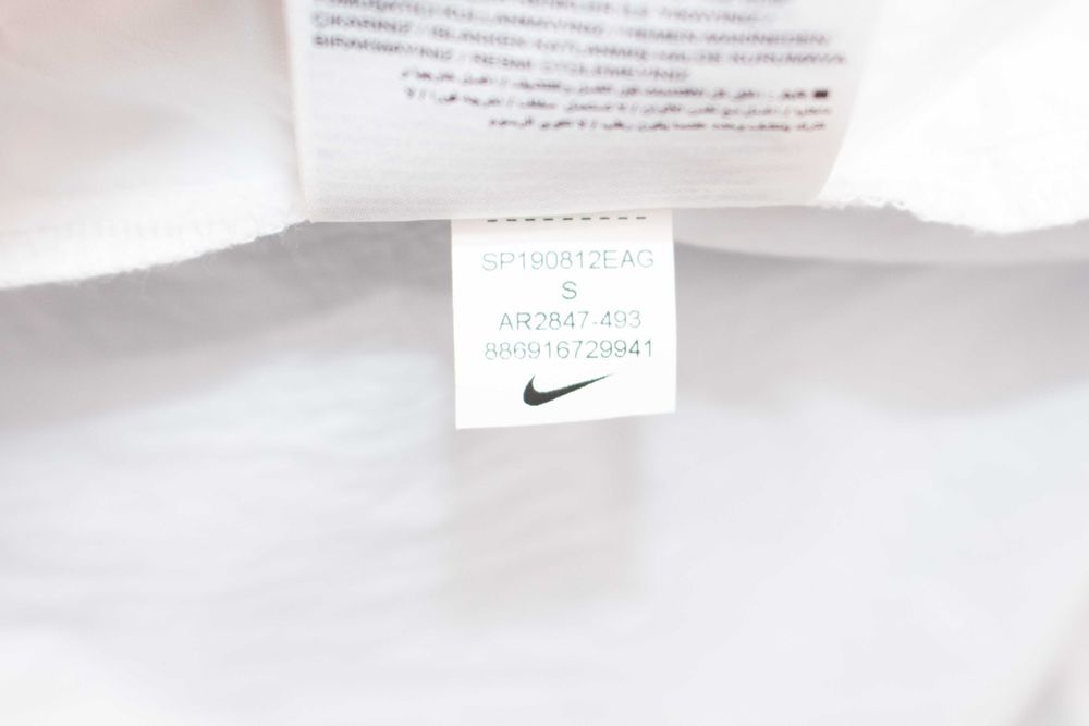 Nike оригинално дамско яке ретро серия ултра леко windbreaker S ново