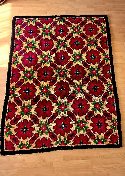 Продавам цветен китеник