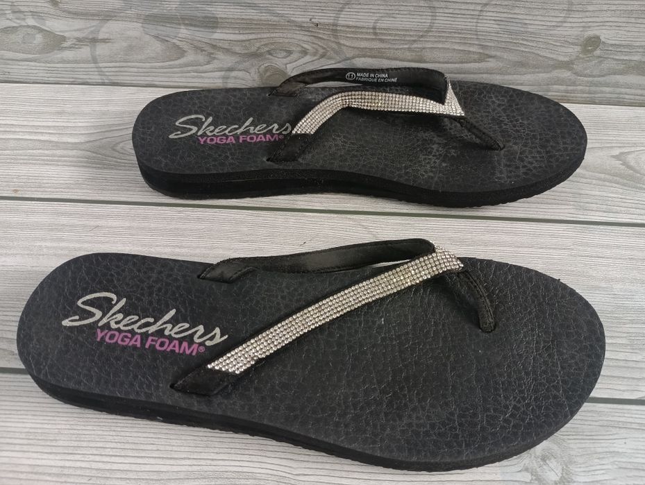 Skechers Yoga Foam N 41,5 чехли с кристали