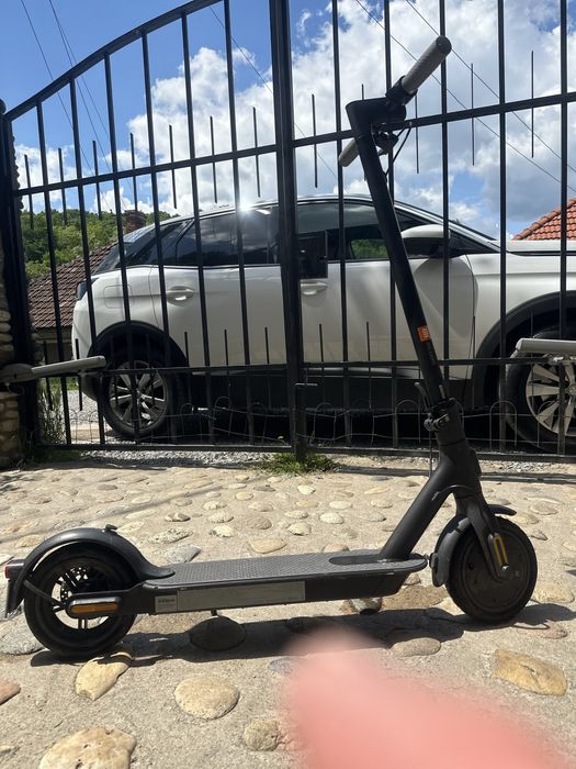 Vand trotineta electrica xiaomi,aproape noua!
