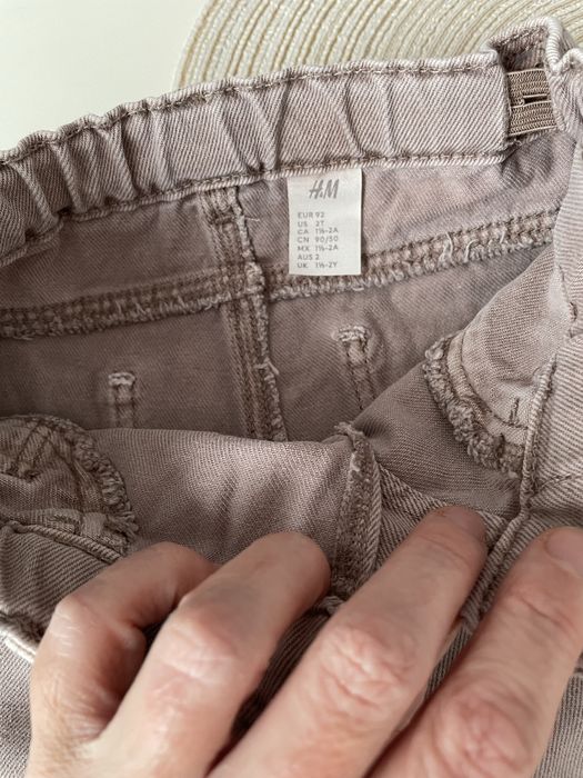 Blugi H&M pentru un băiețel de 1,5–2 ani (92 cm)