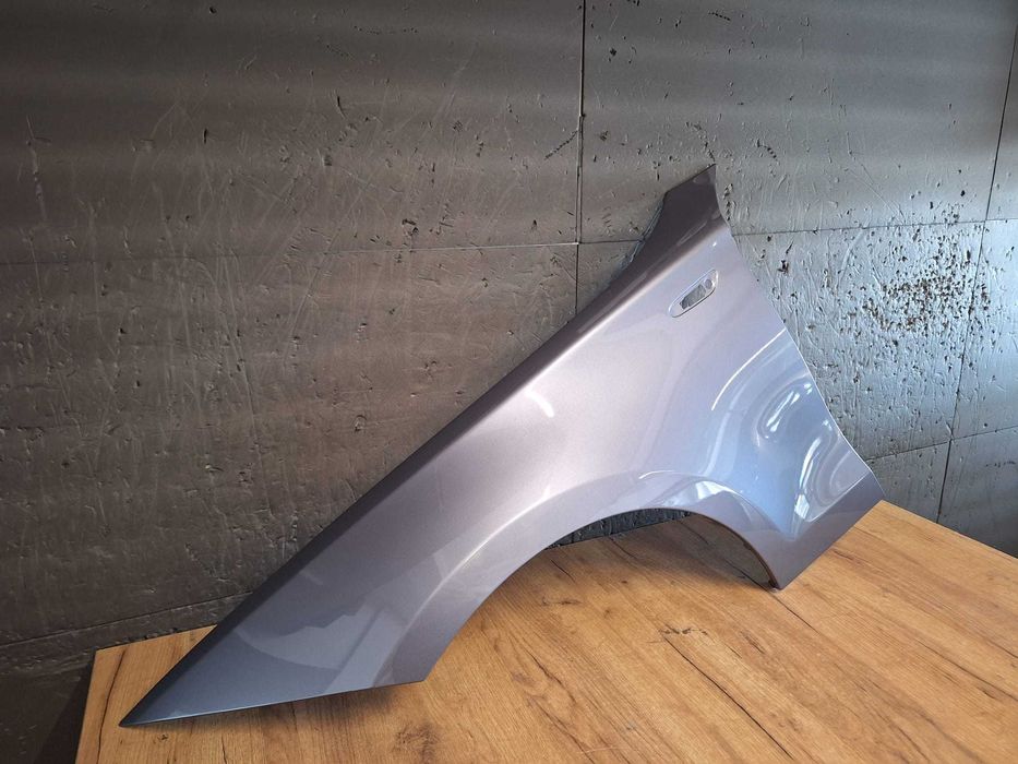 Aripa Fata Stanga BMW E81 E87 An 2003-2010 (A18 (Gri))