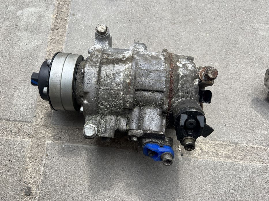 Климатичен компресор Audi A8 D4