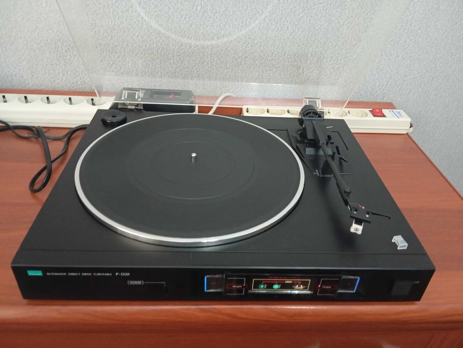 SANSUI винтажный проигрыватель винил дисков.
