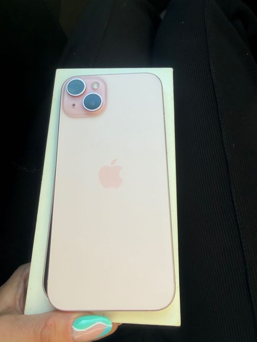 Telefon IPhone 15 plus, roz