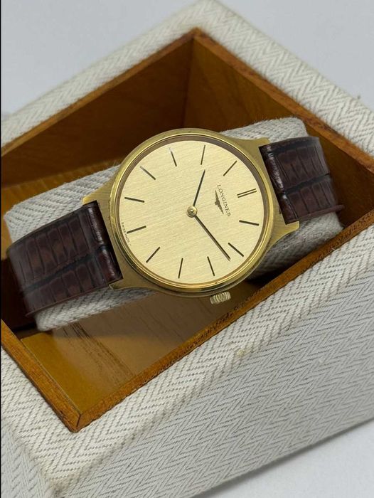 Луксозен винтидж часовник Longines -slim - classic 1970-1979