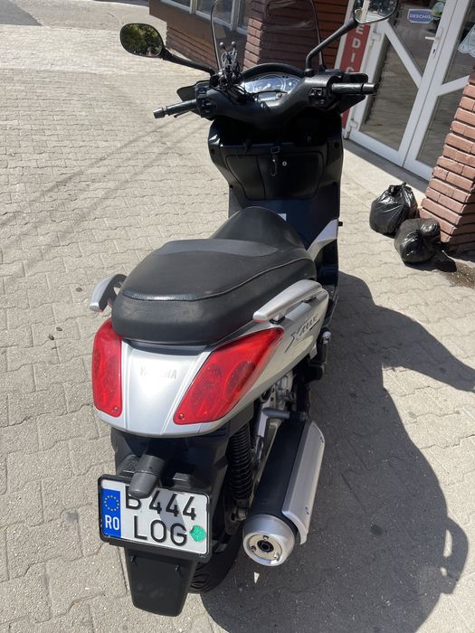 Yamaha x max 250