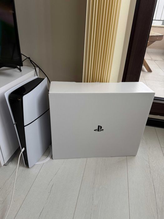 PlayStation 5 Digital с 2 години гаранция