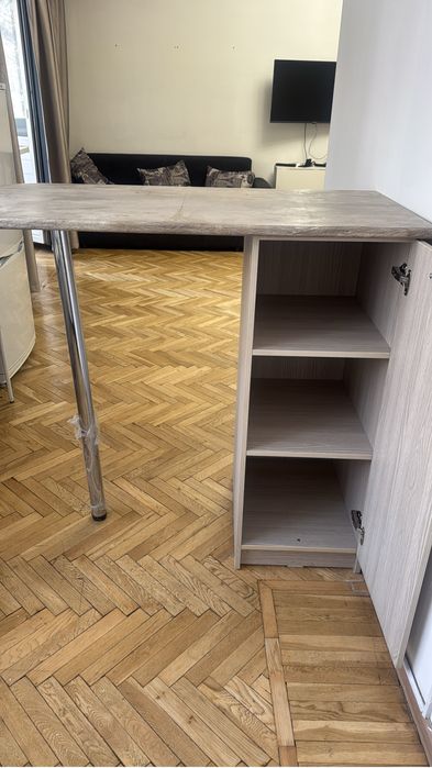 Продам Барные стулья и стол