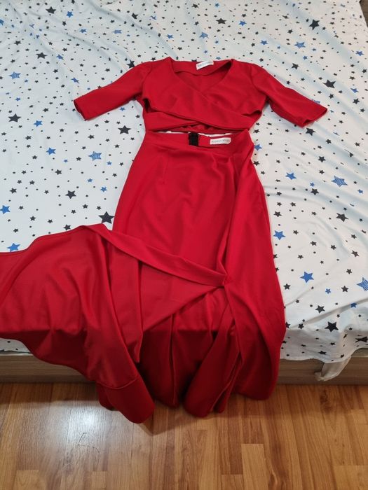 Всички рокли са с различна цена