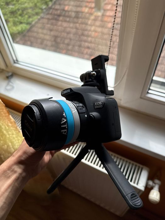 Canon EOS 2000D