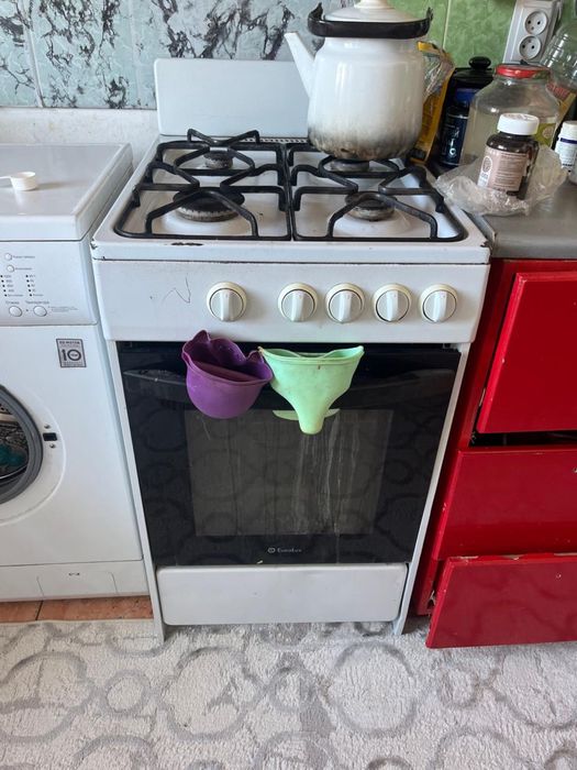 Продам газ плиту за 30000