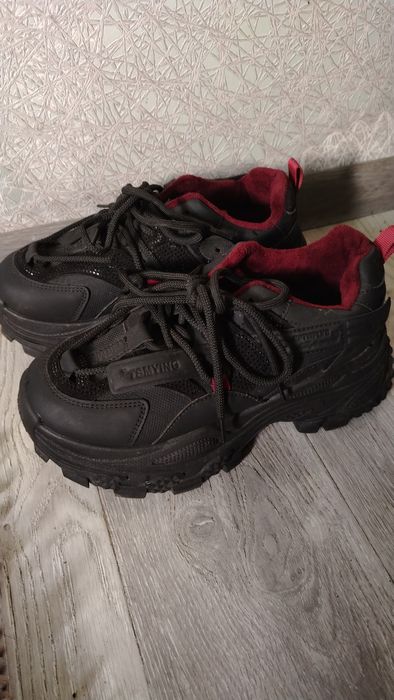 Продам кроссовки в хорошем состоянии