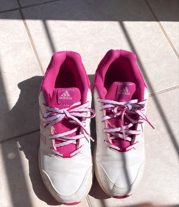 Adidași, mărimea 38