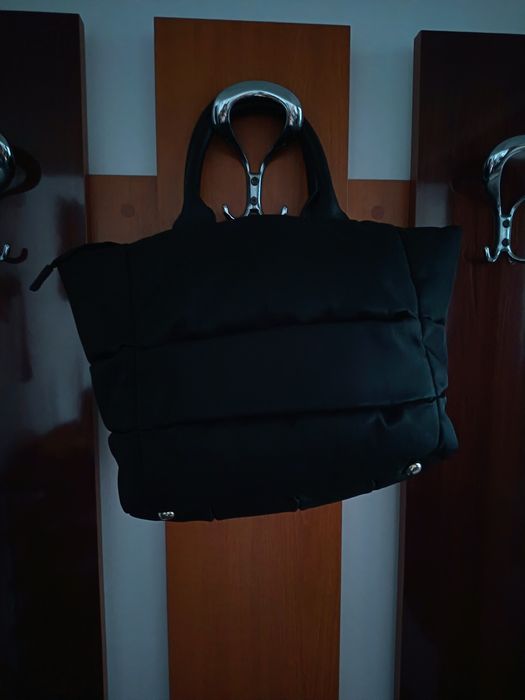 Geantă de mână. Înălțime 22cm , lungime 38 cm