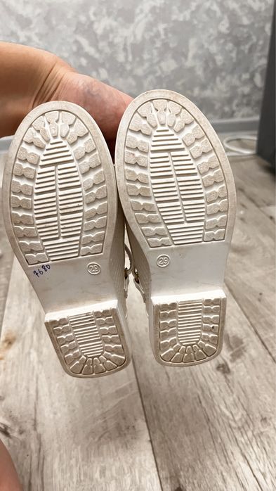 Туфли новые 2 пары и сапоги