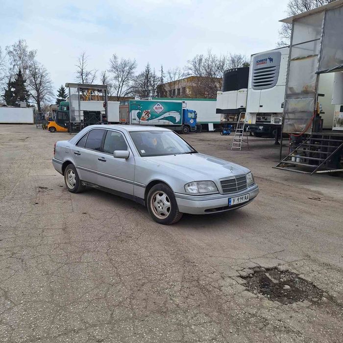 Продавам    Мерцедес C250 D